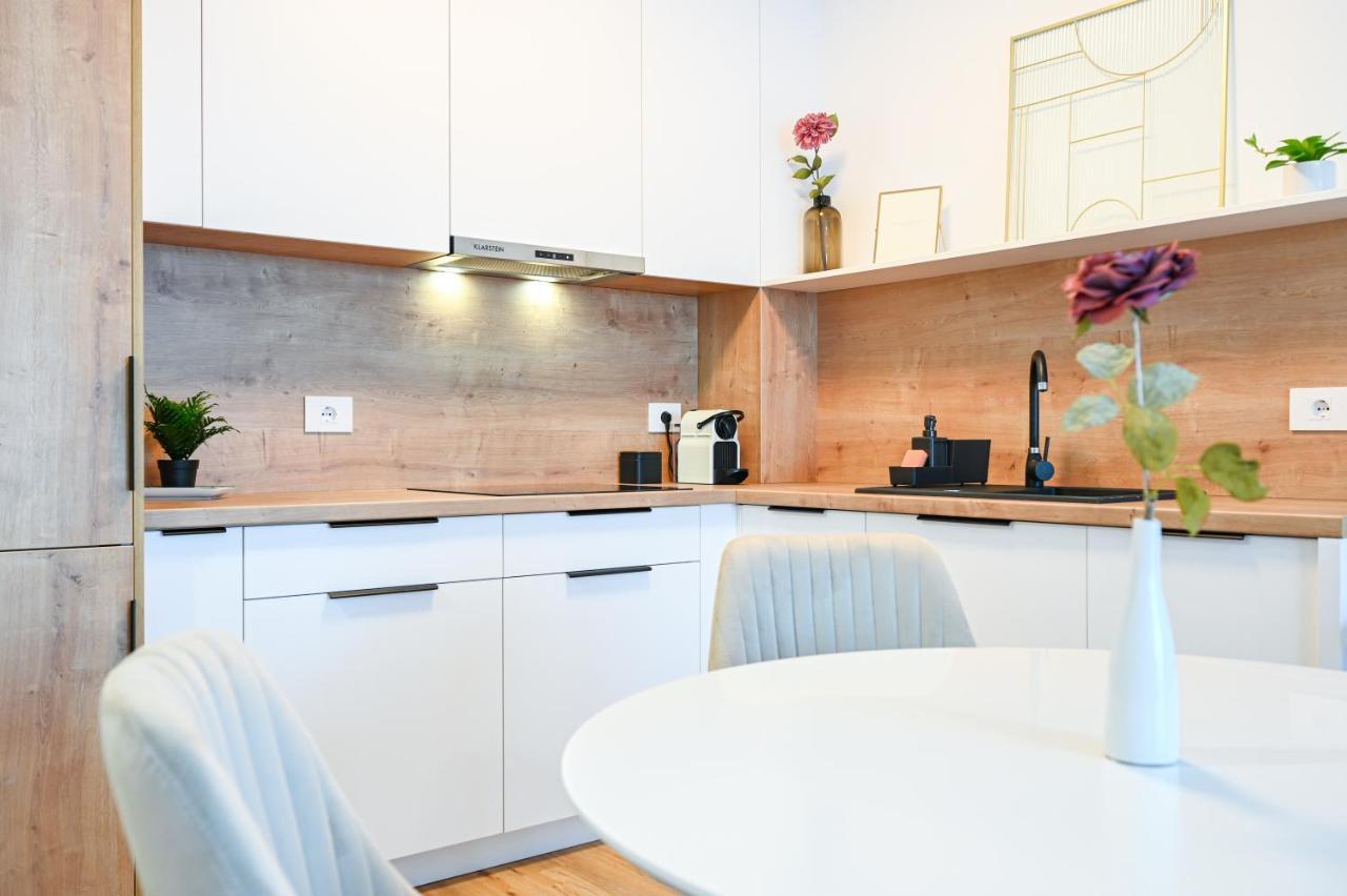 Km Flats Appartement Oradea Buitenkant foto